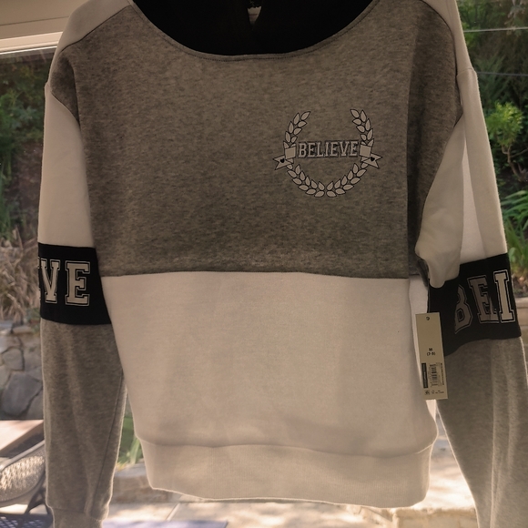 NWT Girl's Sweatshirt. Sz M - Picture 3 of 6
